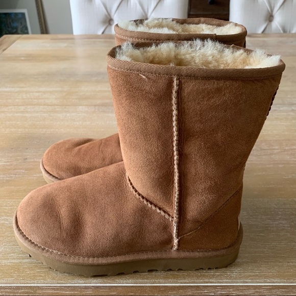 Ugg Australia Classic Brown Boots - Picture 4 of 13